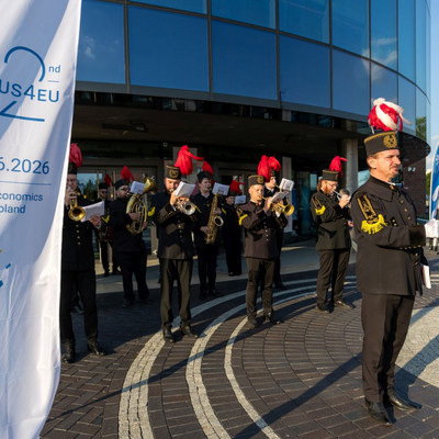 Photo from B4EU Forum
